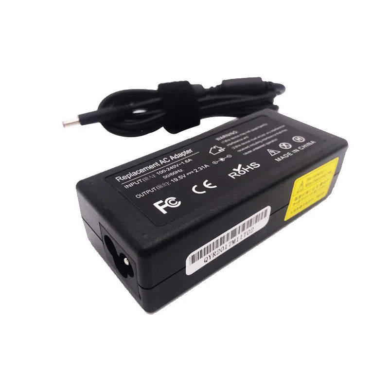 Dell 45W laptop charger adapter with 19.5V and 2.31A for XPS 13, Inspiron, Vostro laptops, with 4.5x3.0mm connector.