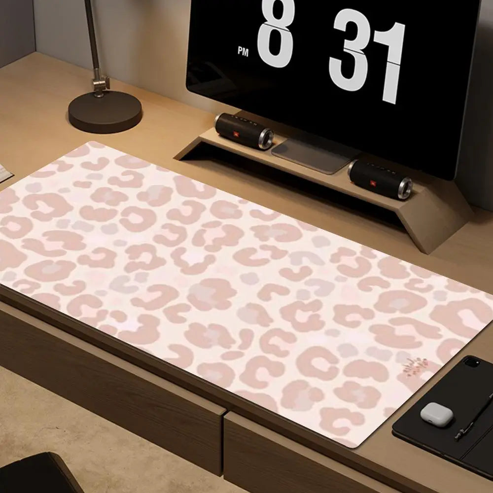 Leopard XXL Gaming Mouse Pad – Rubber Deskmat, Kawaii Anime Design, Multiple Sizes