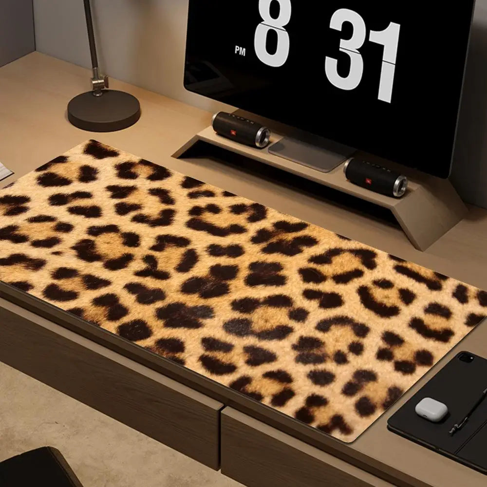Leopard XXL Gaming Mouse Pad – Rubber Deskmat, Kawaii Anime Design, Multiple Sizes