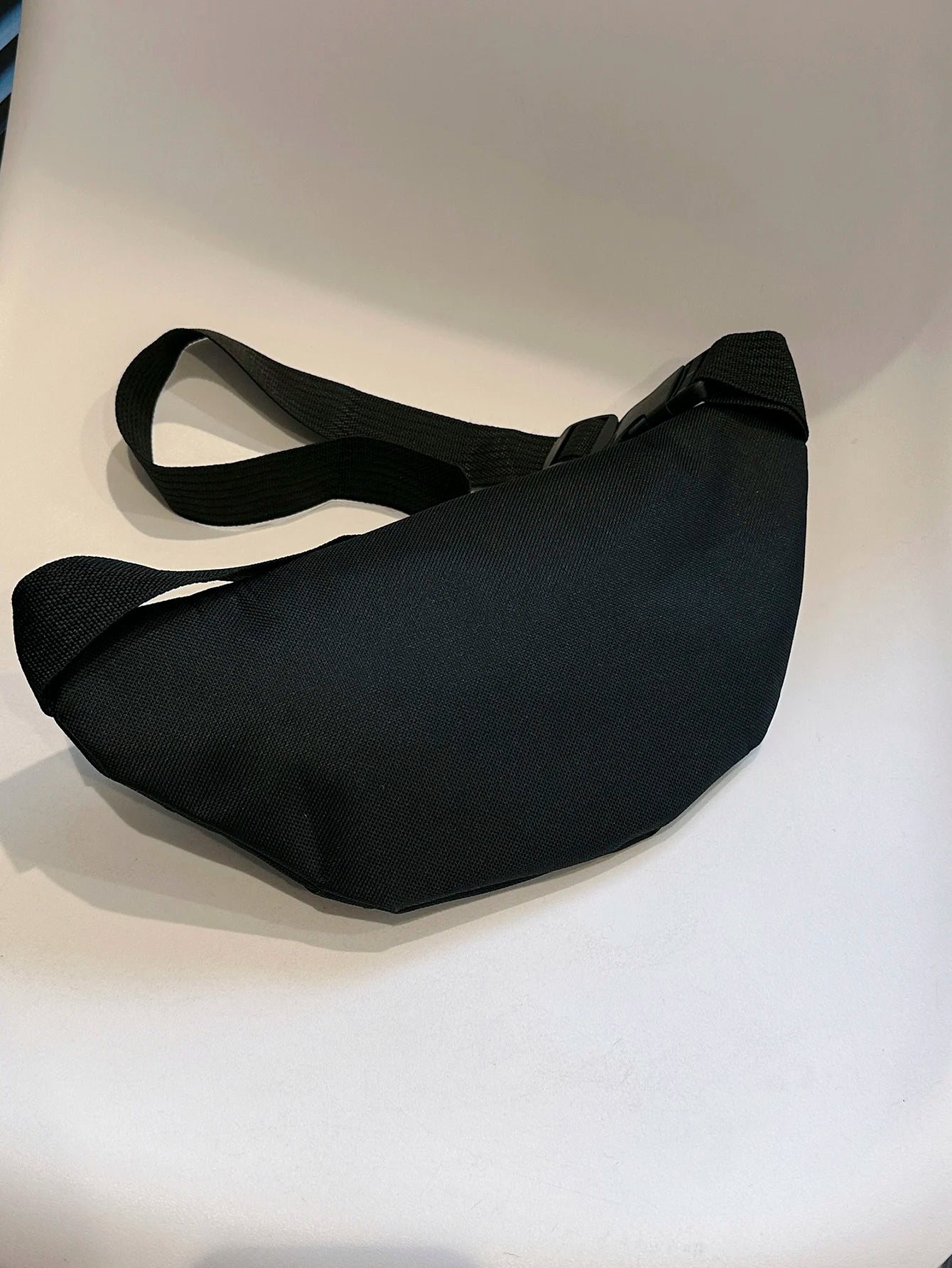Large Nylon Fanny Pack – Crossbody Waist Bag for Sports & Travel