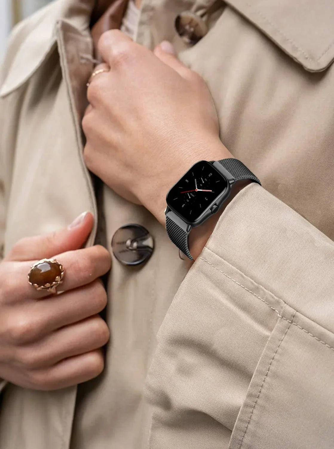 Metal magnetic watch strap for Amazfit GTS and GTR in 20mm and 22mm, stainless steel bracelet with adjustable links.