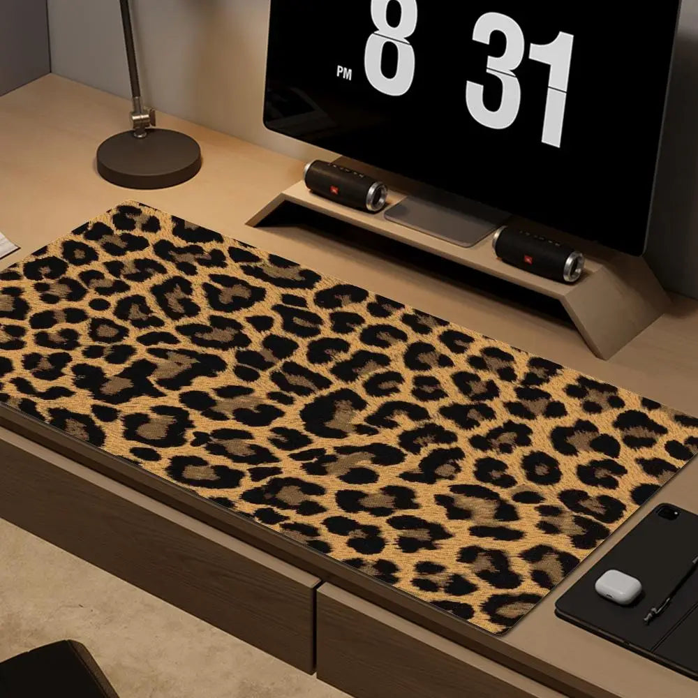 Leopard XXL Gaming Mouse Pad – Rubber Deskmat, Kawaii Anime Design, Multiple Sizes