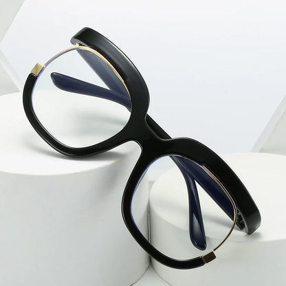 Large frame Y2K decorative glasses with flat lenses, fashionable eyewear for women, featuring trendy transparent design and bold style.