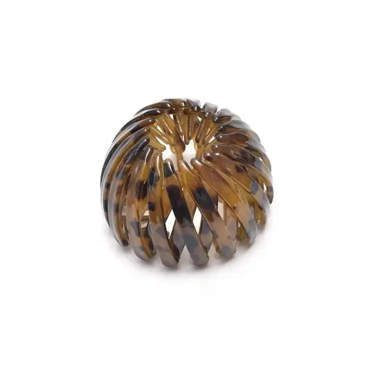 Korean style hair claw clip by R.E.D. Shopping, a women's barrette ponytail buckle headwear for securing hair.