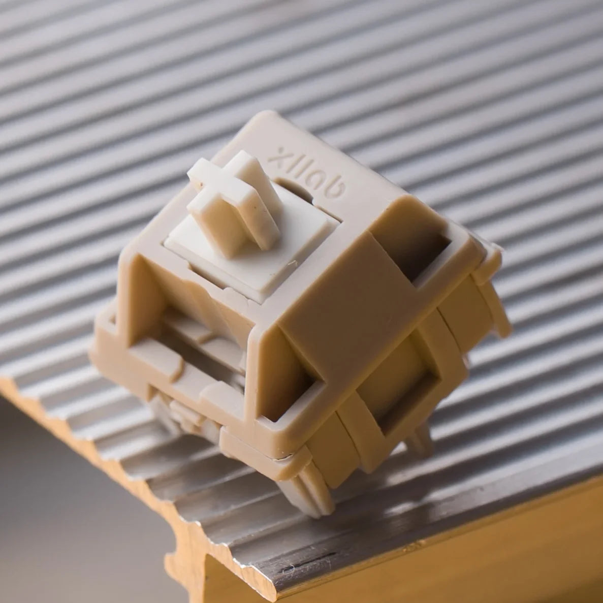 XLLAB x HMX Lanikai Linear Switch | 5-Pin | 37g/45g | Crackling Sound | Smooth Typing
