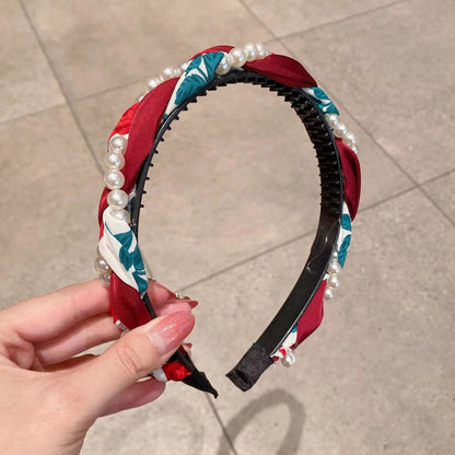 Red Christmas fashion headband with vintage wool style, soft cloth hair accessory for festive holiday looks