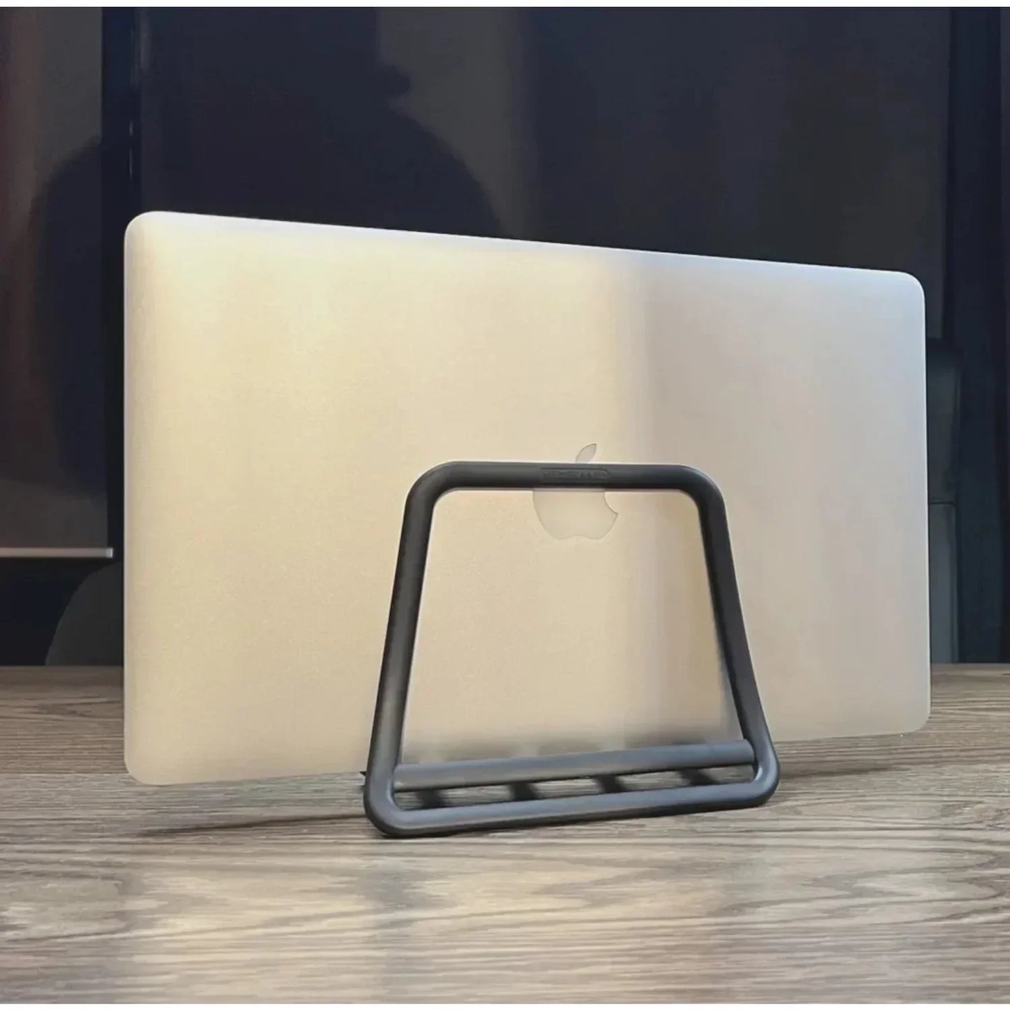 Vertical Laptop & iPad Stand – Gravity-Based, Multi-Device Desktop Holder, ABS Plastic