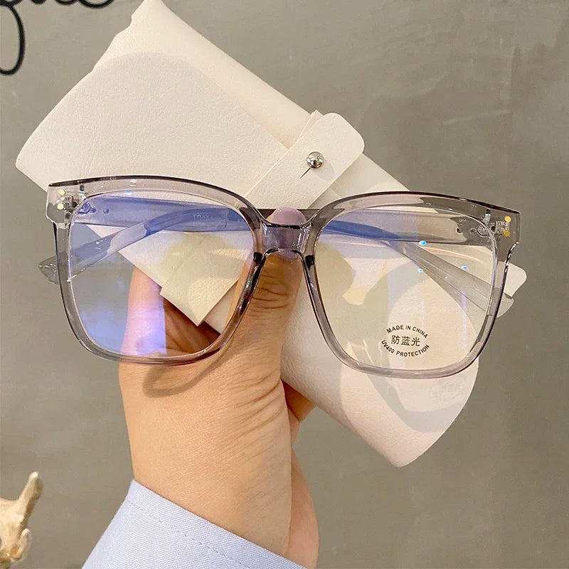 R.E.D. Shopping anti-blue light glasses for men and women, computer eyewear with clear lenses, stylish and protective accessory