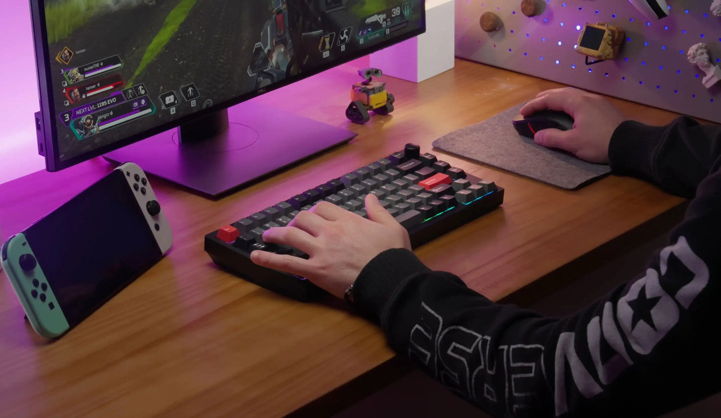 Lemokey P1 Pro QMK/VIA wireless mechanical gaming keyboard with CNC aluminum case, black keycaps, and compact design.